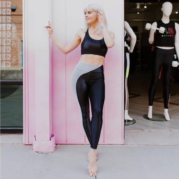 NEW Koral Chase High Rise Leggings in Black / Passion Activewear Athleisure - Picture 2 of 15